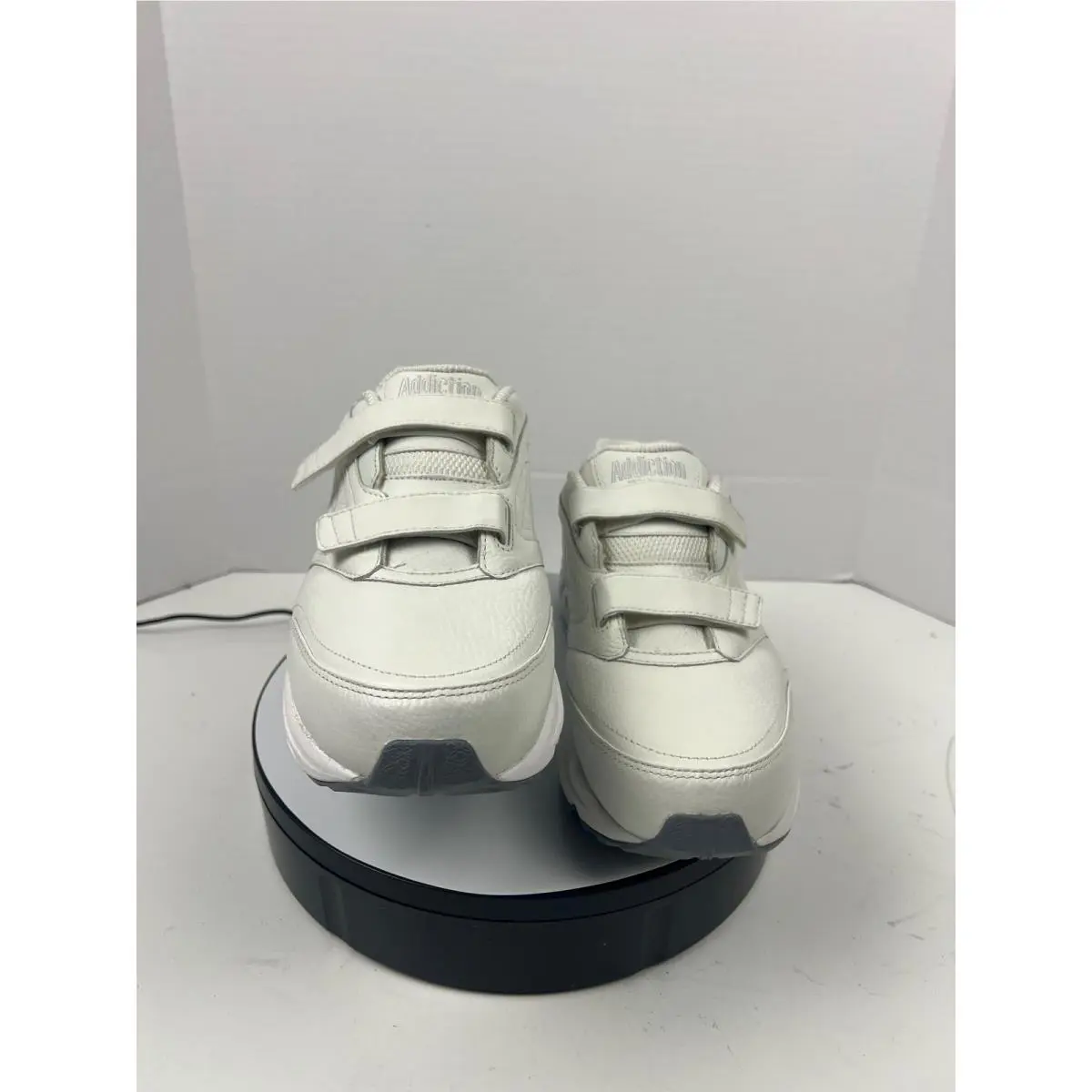Brooks shoes - Brooks Addiction Walker V-Strap - Addiction Walker - White 14