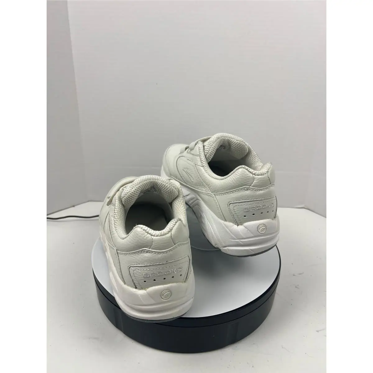 Brooks shoes - Brooks Addiction Walker V-Strap - Addiction Walker - White 5