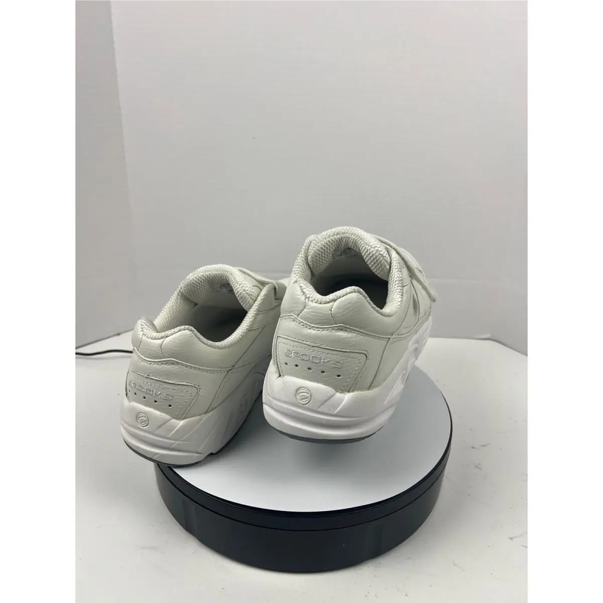 Brooks shoes - Brooks Addiction Walker V-Strap - Addiction Walker - White 7