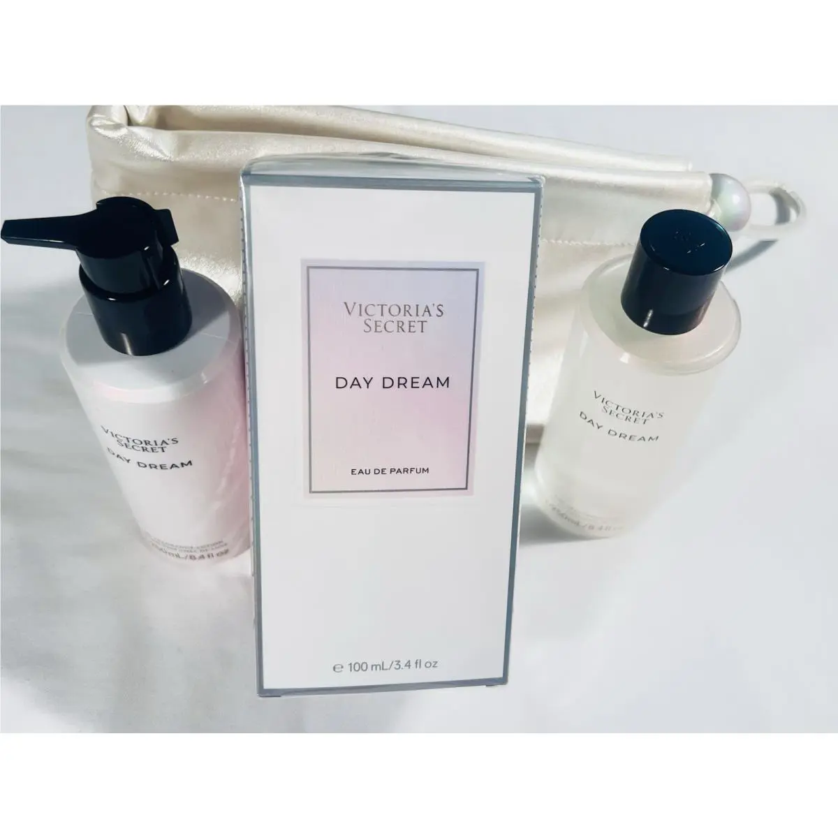Victoria’s Secret Day Dream 3.4 Body Mist Spray Lotion /bag Bundle