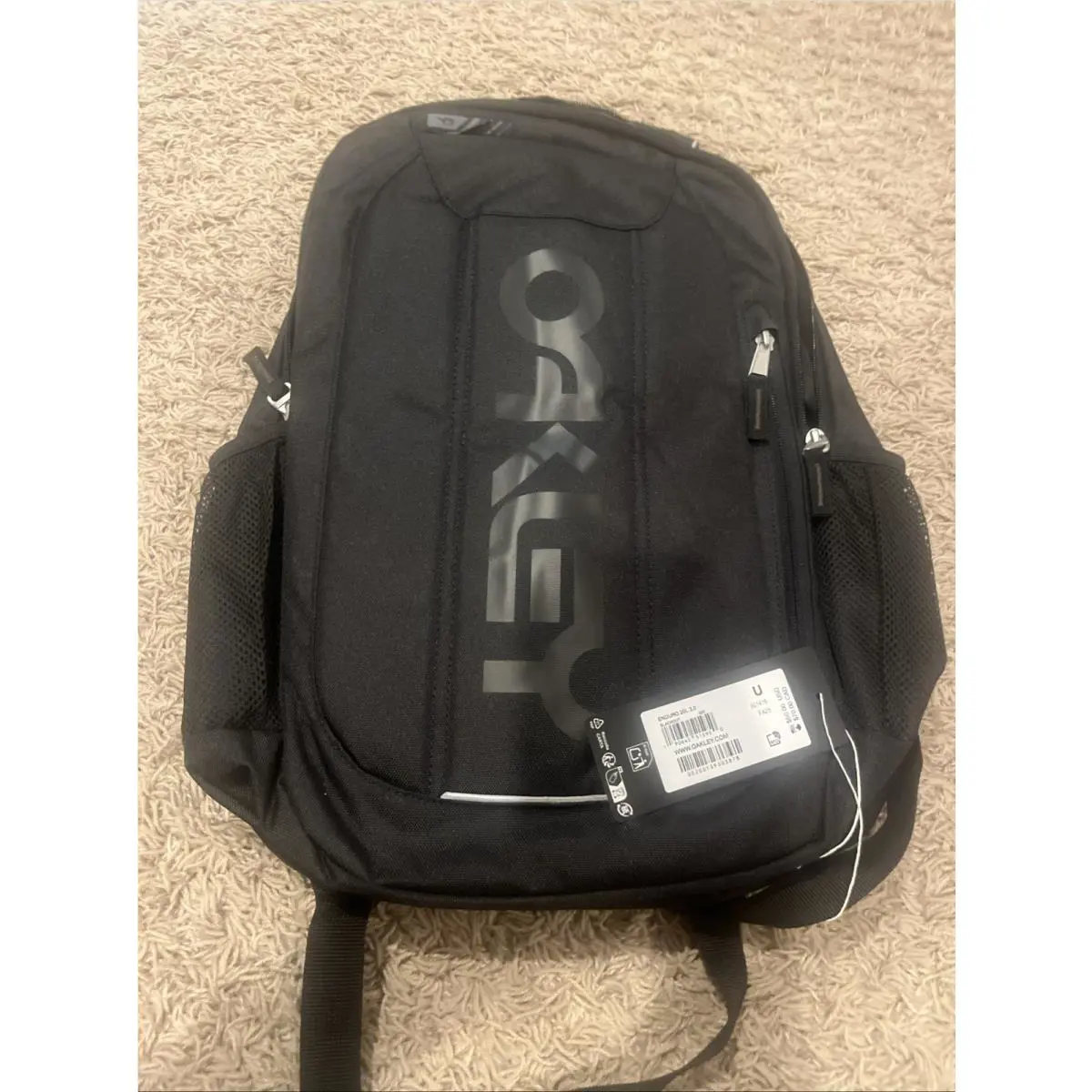 Oakley Enduro 3.0 20L Men`s Backpack - Blackout