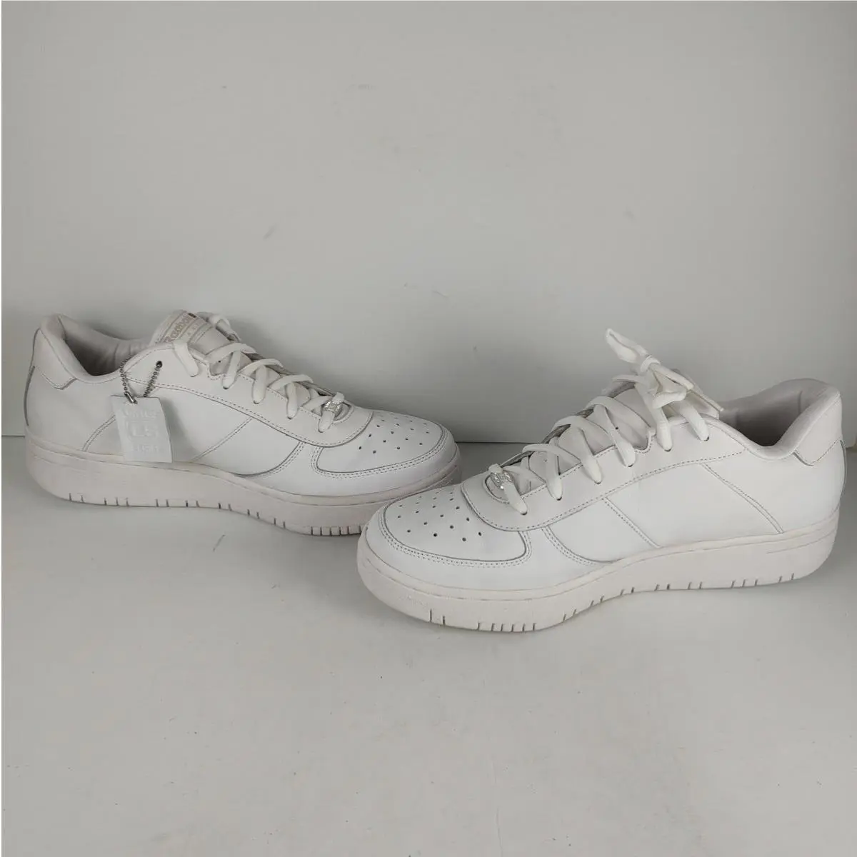 Reebok shoes - White 1