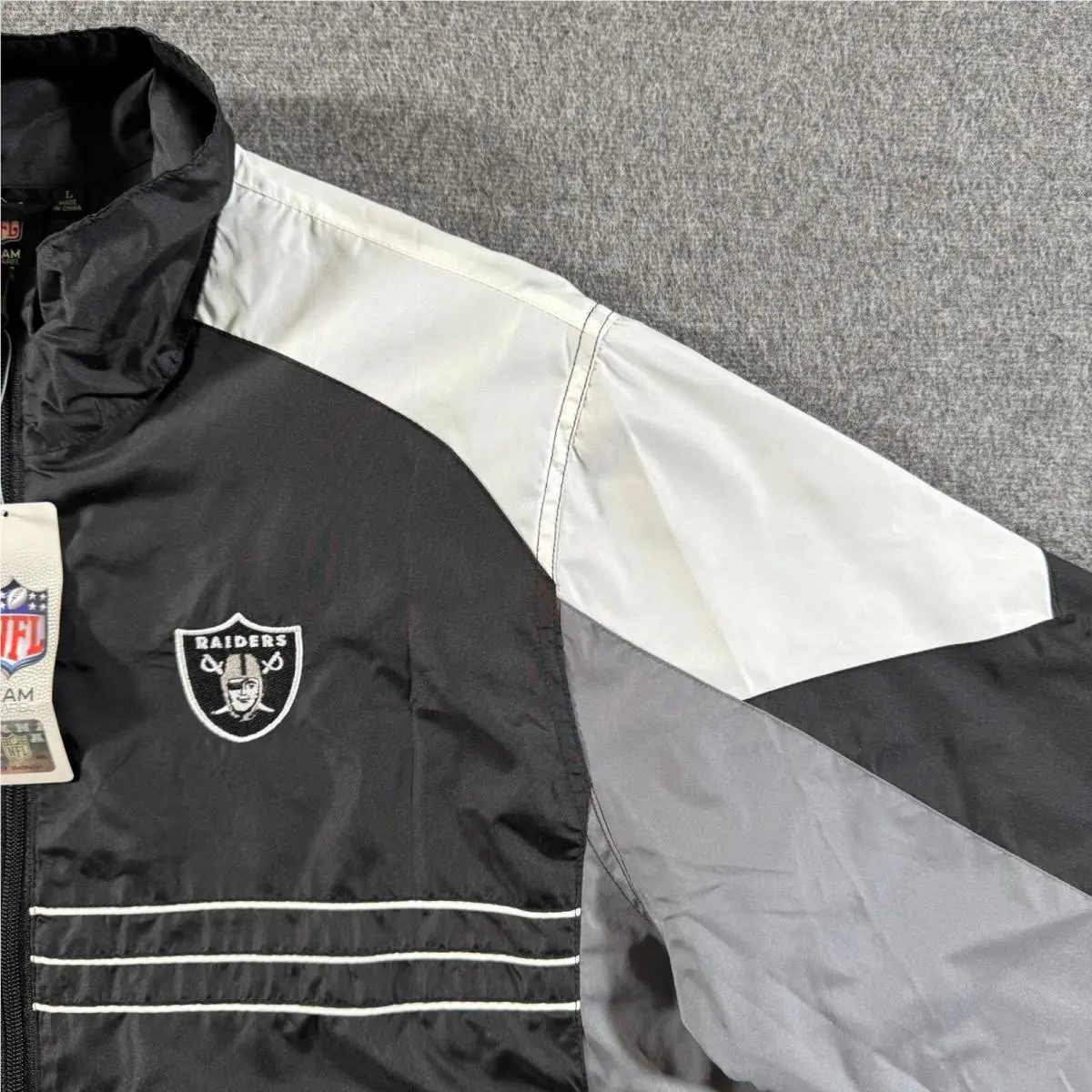 Reebok clothing - Vintage Y2K Reebok SI Raiders Windbreaker - Black 9
