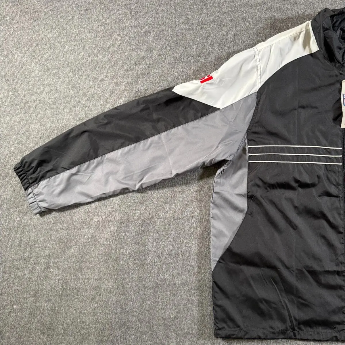 Reebok clothing - Vintage Y2K Reebok SI Raiders Windbreaker - Black 5