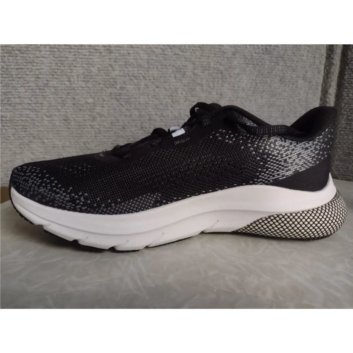 Under Armour shoes - HOVR Turbulence 2 - HOVR Turbulence - 3026525 001 - Black 1
