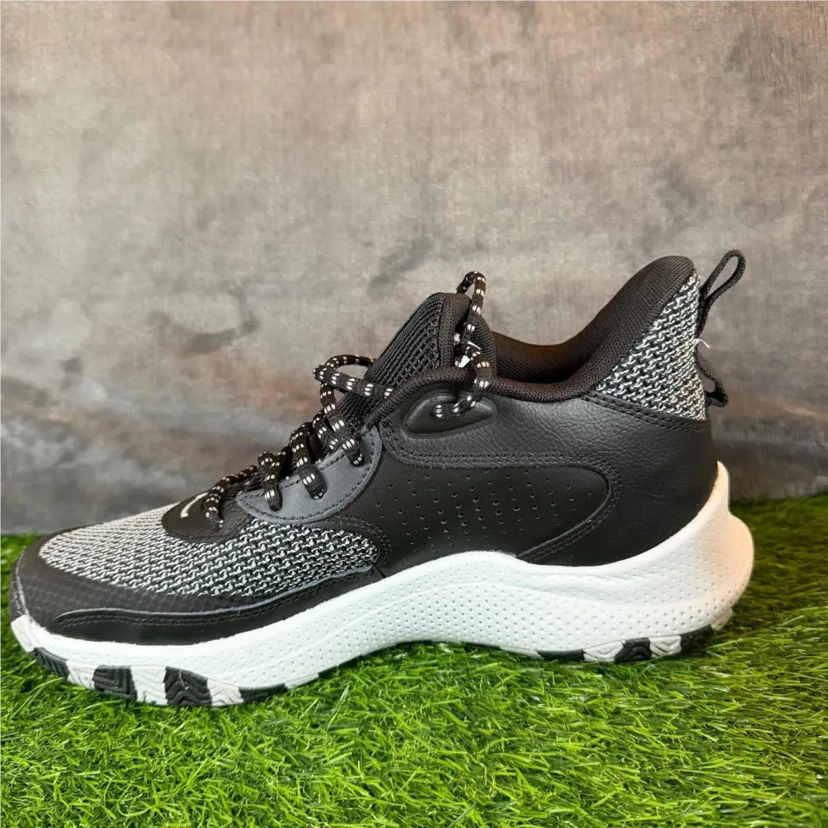 Under Armour shoes - Black 3