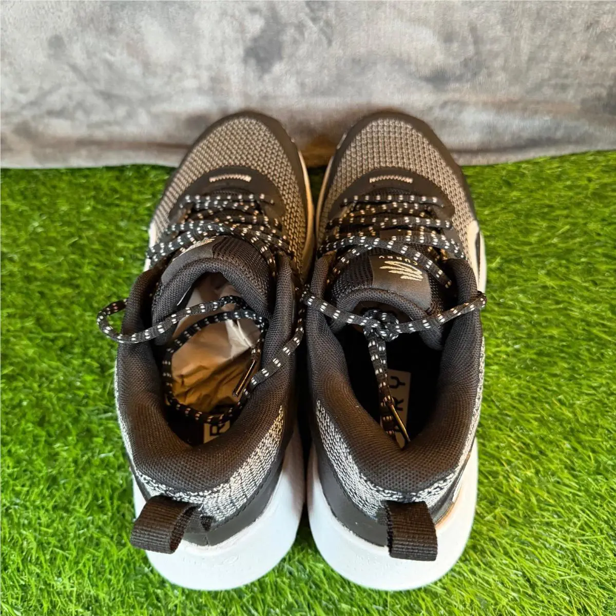 Under Armour shoes - Black 5