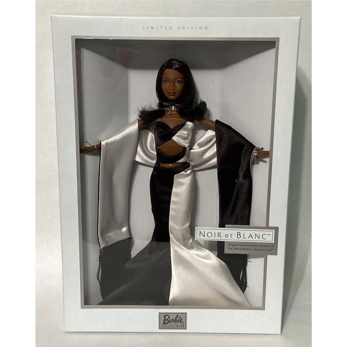 Barbie Girl Official Collector Club Exclusive Noir et Blanc Barbie AA