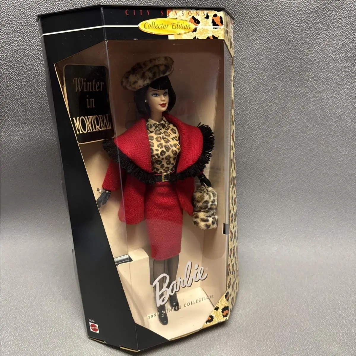 1999 Winter Collection City Seasons Winter in Montreal Barbie Doll 22258 Nrfb