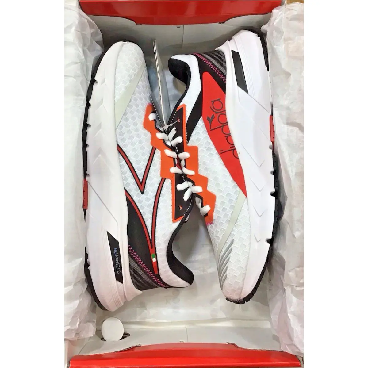 Diadora shoes - diadora Mythos Blushield Volo 2 Running - 178072-C6714 - White 5
