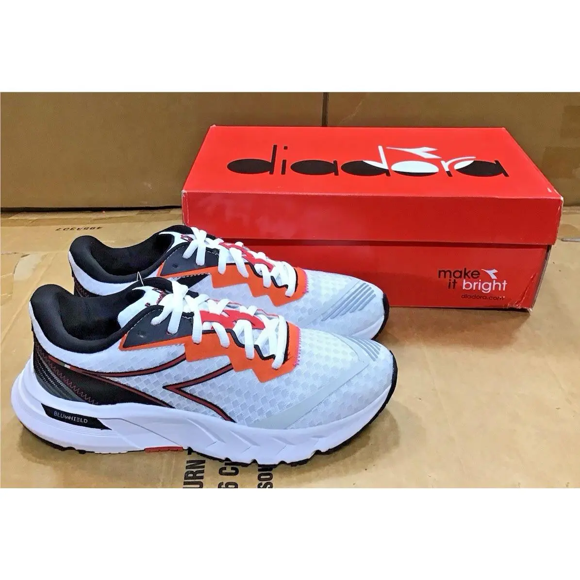 Diadora shoes - diadora Mythos Blushield Volo 2 Running - 178072-C6714 - White 12