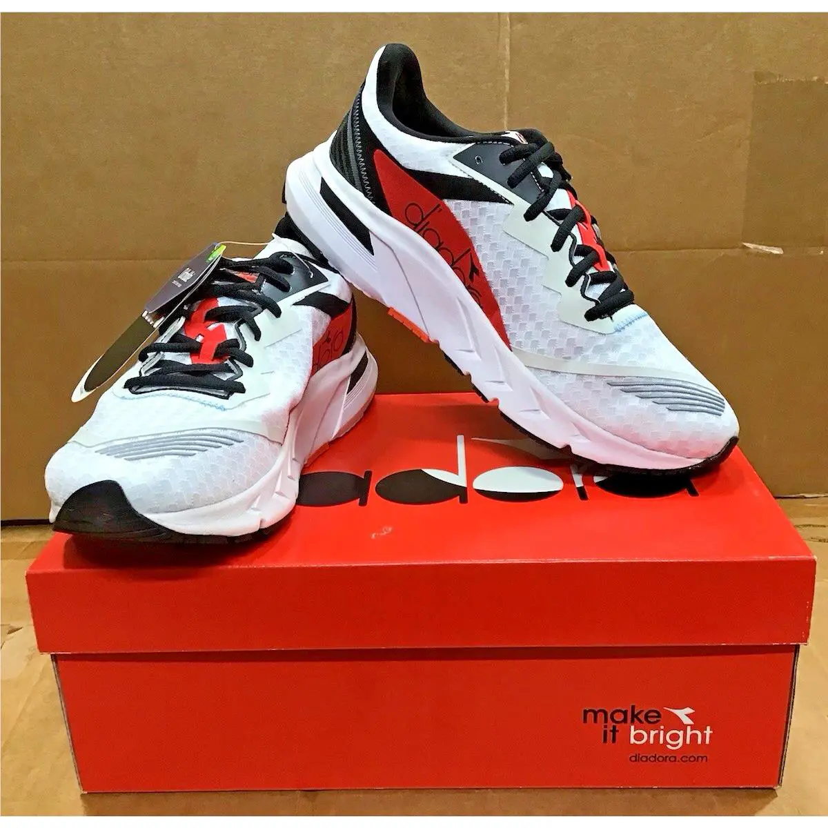 Diadora shoes - diadora Mythos Blushield Volo 2 Running - 178071-C9804 - White 0