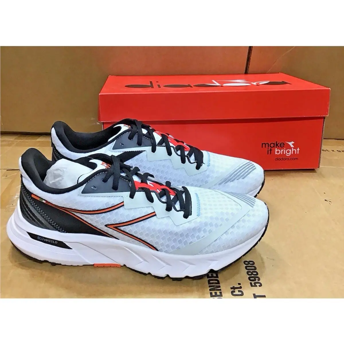 Diadora shoes - diadora Mythos Blushield Volo 2 Running - 178071-C9804 - White 12