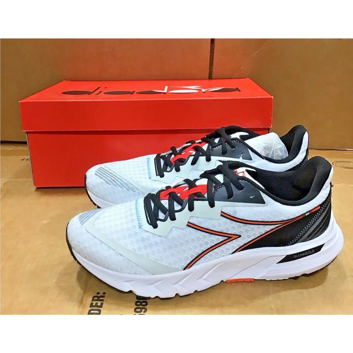 Diadora shoes - diadora Mythos Blushield Volo 2 Running - 178071-C9804 - White 13