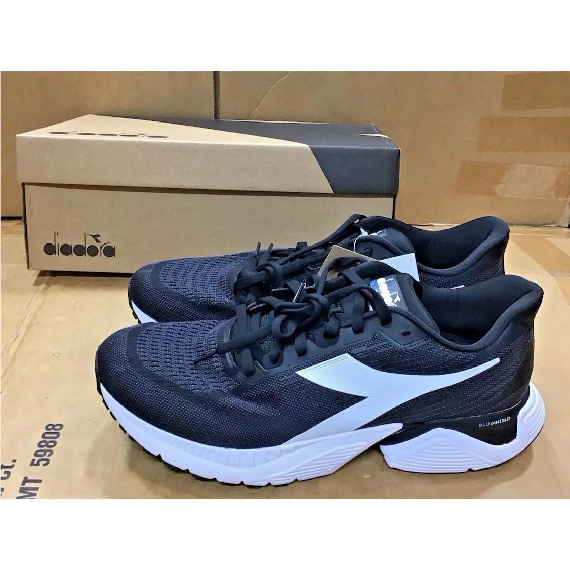Diadora shoes - diadora Mythos Blushield Vigore 3 Running - 178046-C7406 - Black 4