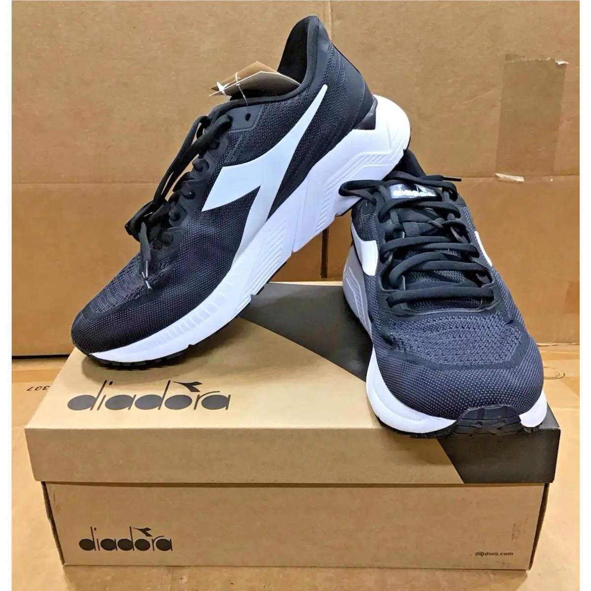 Diadora shoes - diadora Mythos Blushield Vigore 3 Running - 178046-C7406 - Black 8