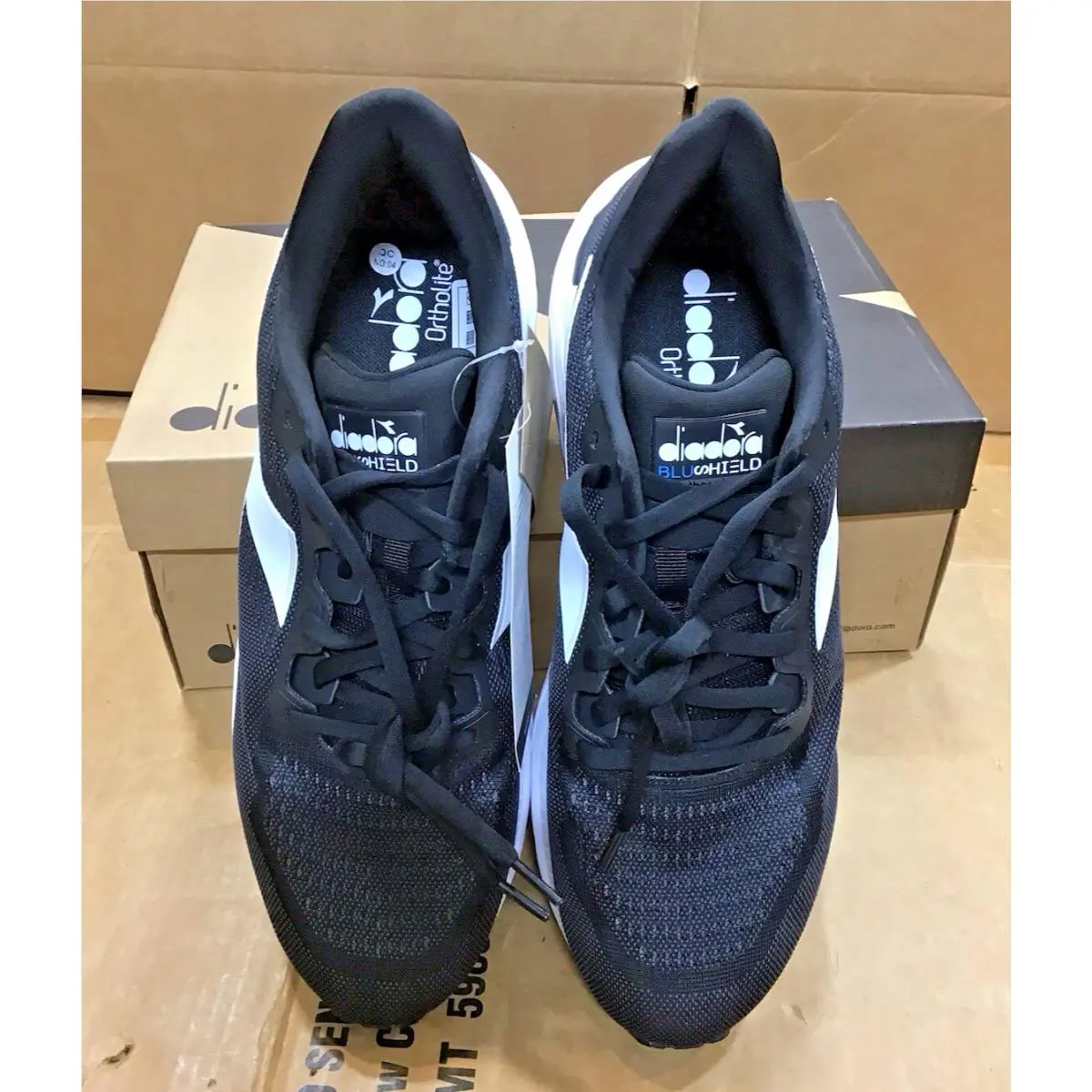 Diadora shoes - diadora Mythos Blushield Vigore 3 Running - 178046-C7406 - Black 10
