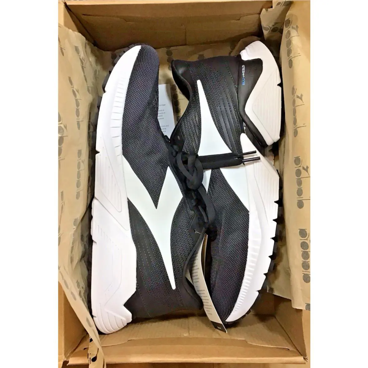 Diadora shoes - diadora Mythos Blushield Vigore 3 Running - 178046-C7406 - Black 14