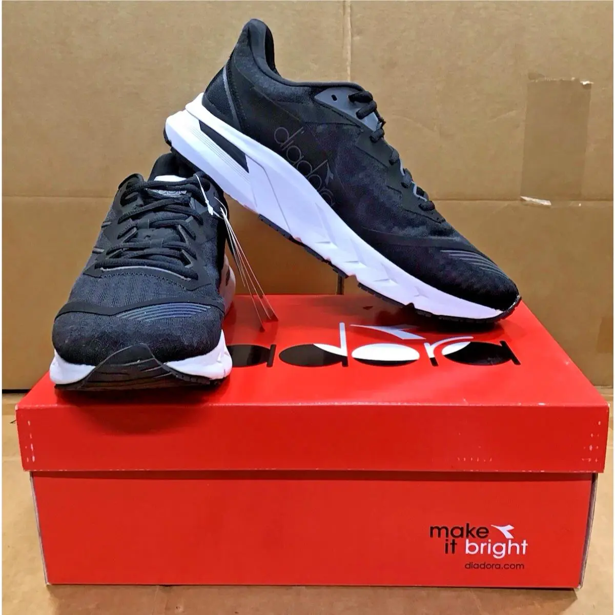 Diadora shoes - diadora Mythos Blushield Volo Hip 2 Running - 178067-C0200 - Black 0