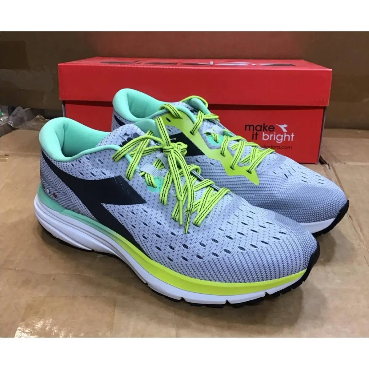 Diadora shoes - diadora Mythos Blushield 6 Running - 176883-C9614 - Silver 2
