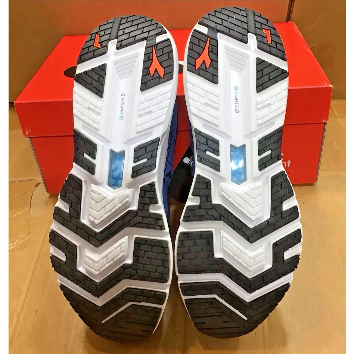 Diadora shoes - diadora Mythos Blushield Volo 2 Running - 178071-C9818 - Black 12