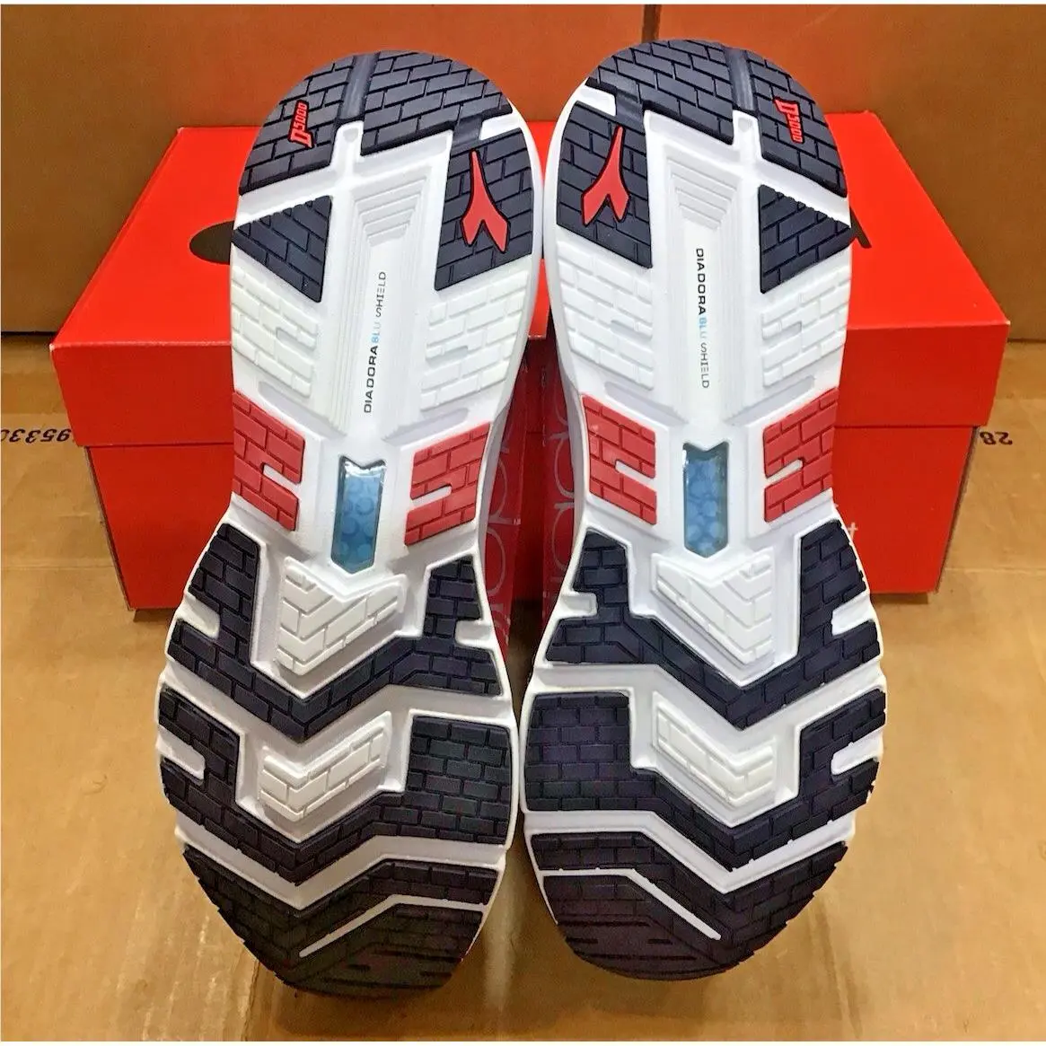 Diadora shoes - Diadora Mythos Blushield Volo - Mythos Blushield Volo - 176899-C6910 - Blue 11