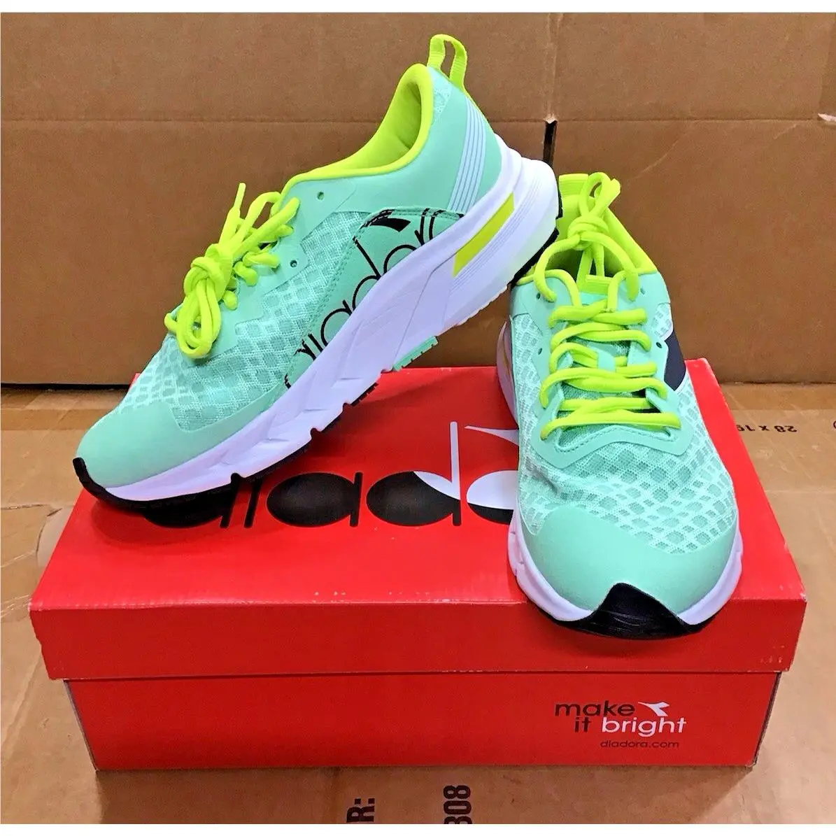 Diadora shoes - diadora Mythos Blushield Volo W Running - 176896-C9615 - Green 8