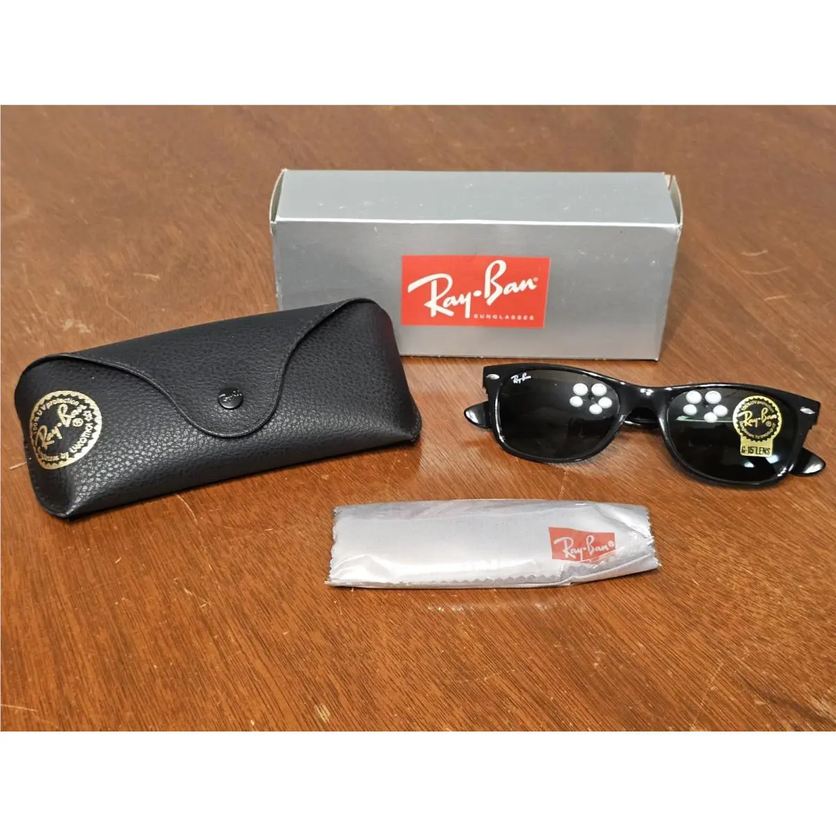 Ray-ban RB 2132 Wayfarer 901 Black Sunglasses W/case 52-18