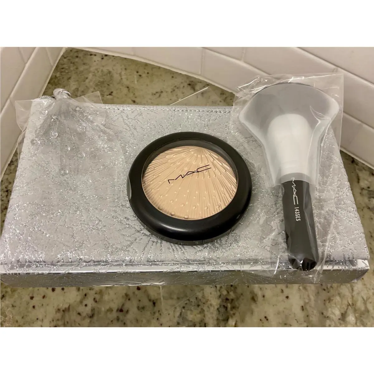 Mac Frosted Fireworks Firelit Kit Champagne