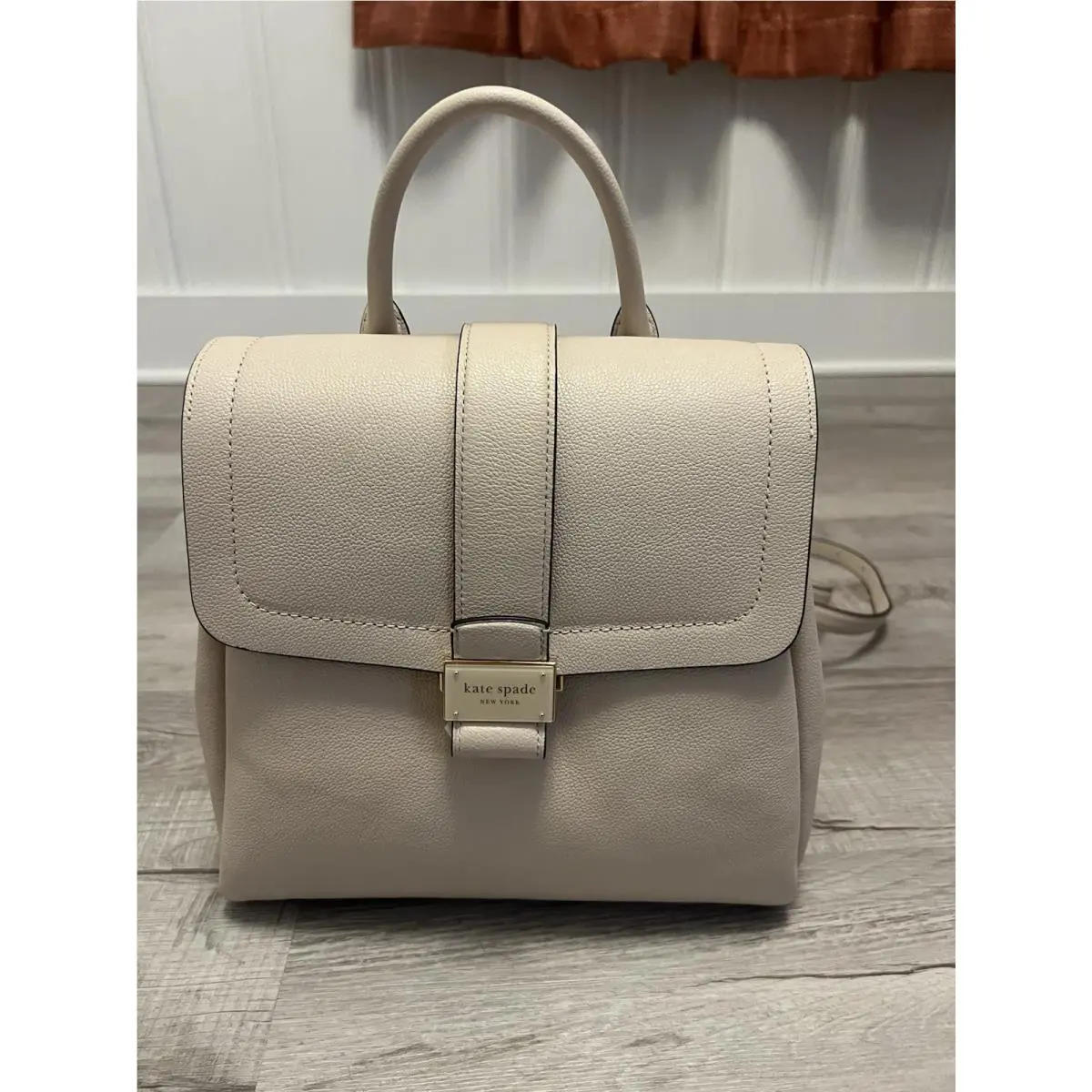 Kate Spade New-york Nouveau Flap Leather Bag/backpack W/plaque Logo Crème Milk