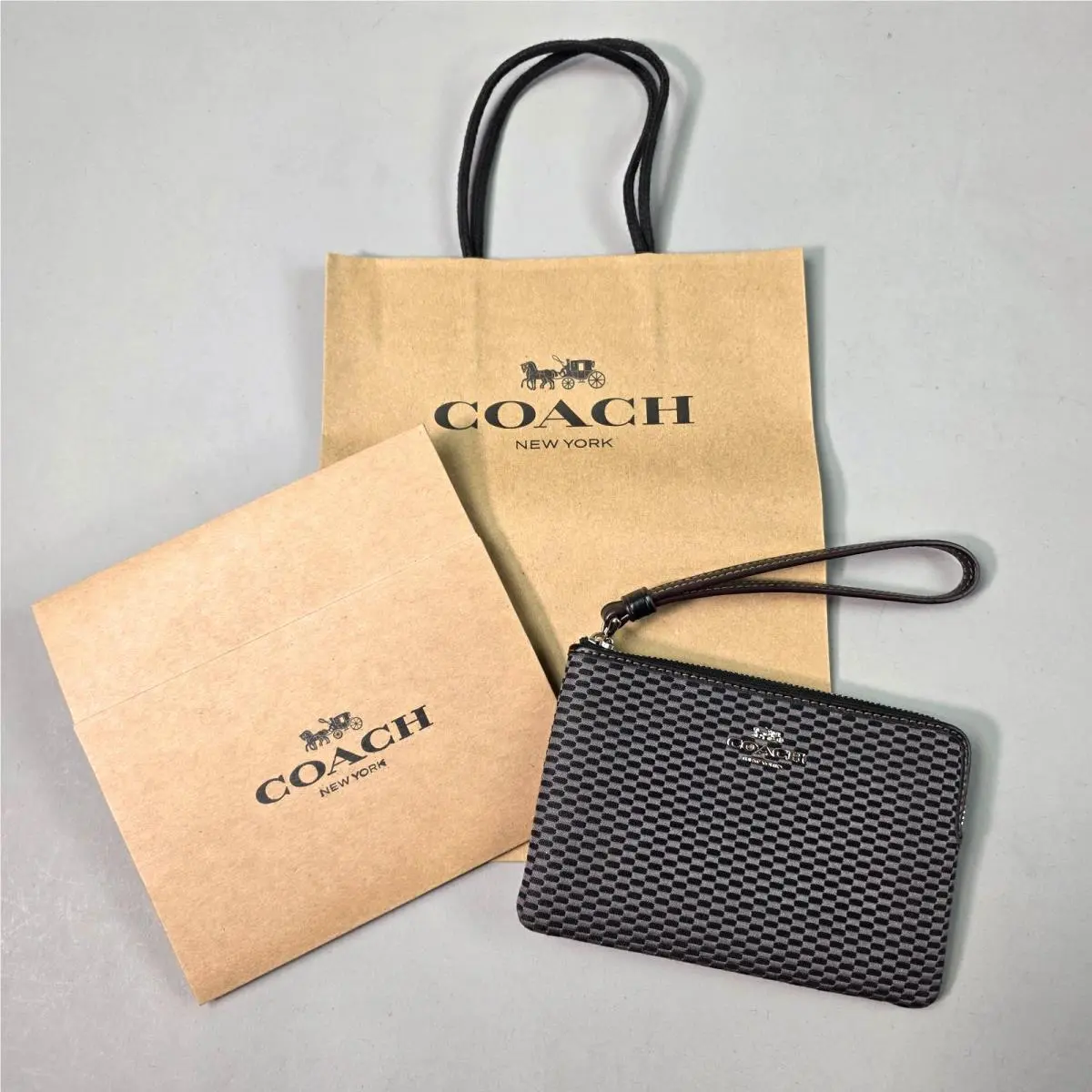 Coach Legacy Jacquard Fabric Corner Zip Brown/black Wristlet Box/bag F13311