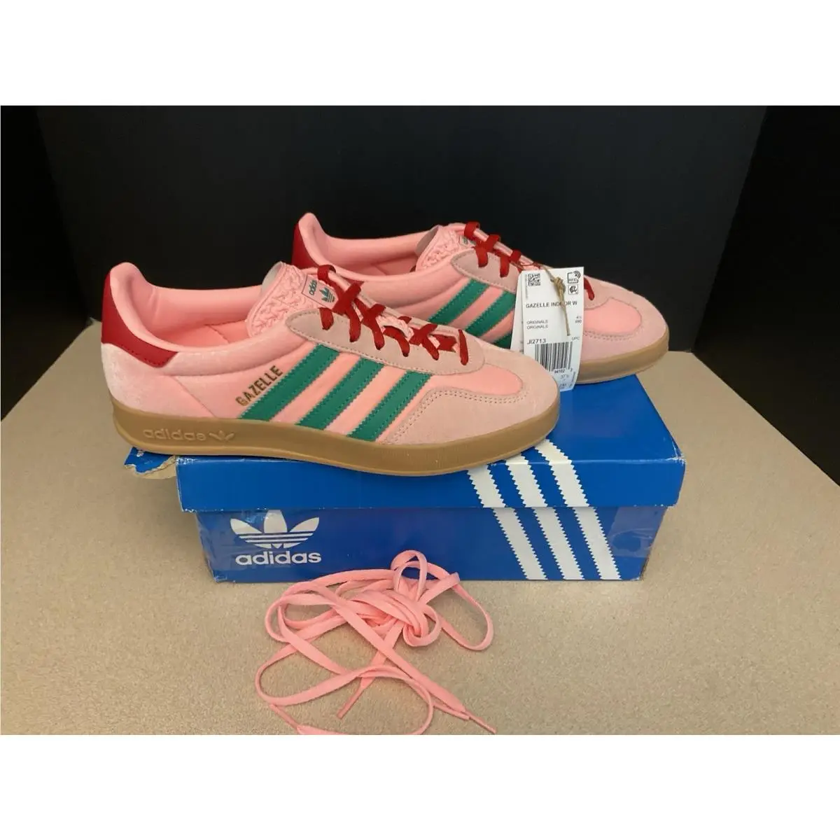 Womens Adidas Gazelle Pink Velvet/green Athletic Shoes. Size 6. Awesome
