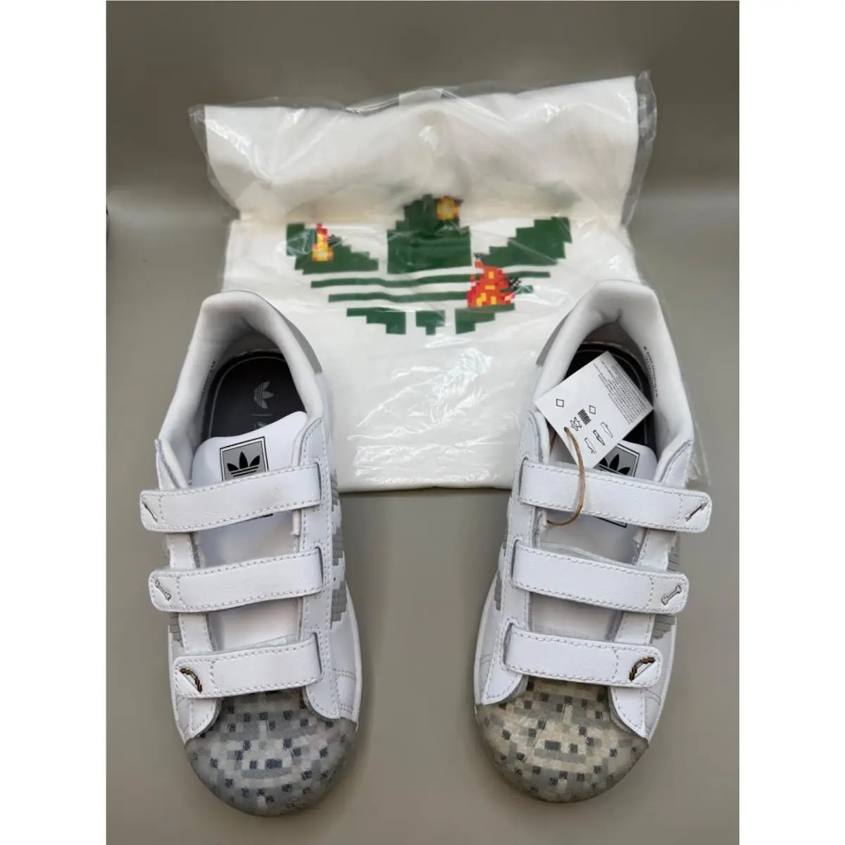 Adidas Superstar II Minecraft Creeper White Gray JP8083 Kids Sz 2 with T-shirt