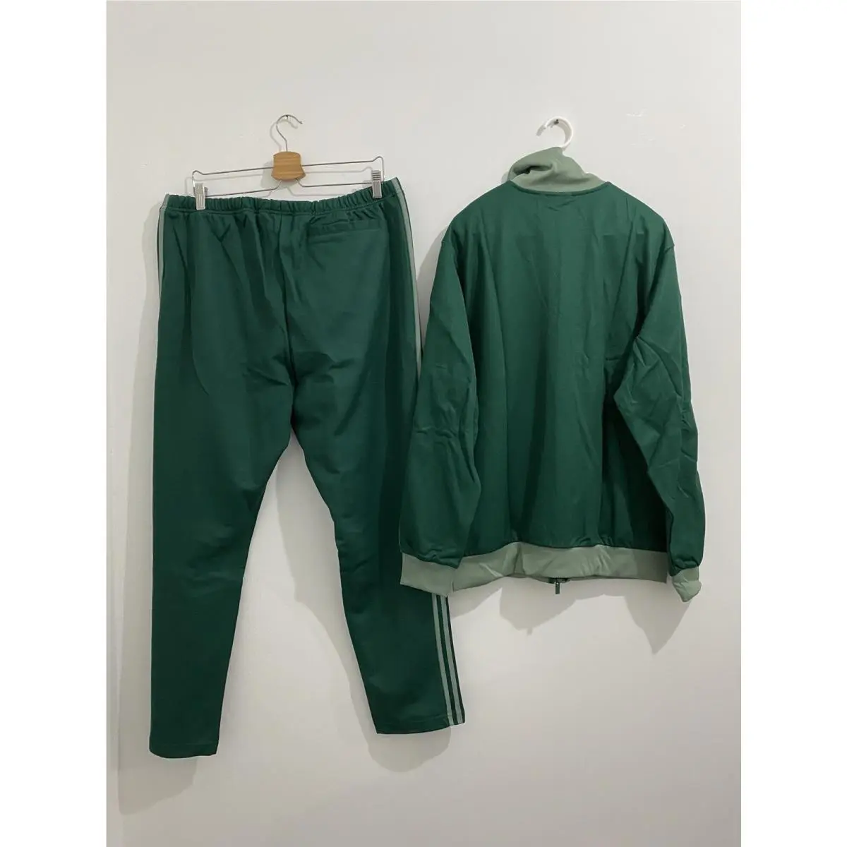 Adidas clothing - Collegiate Green Silver Green 1