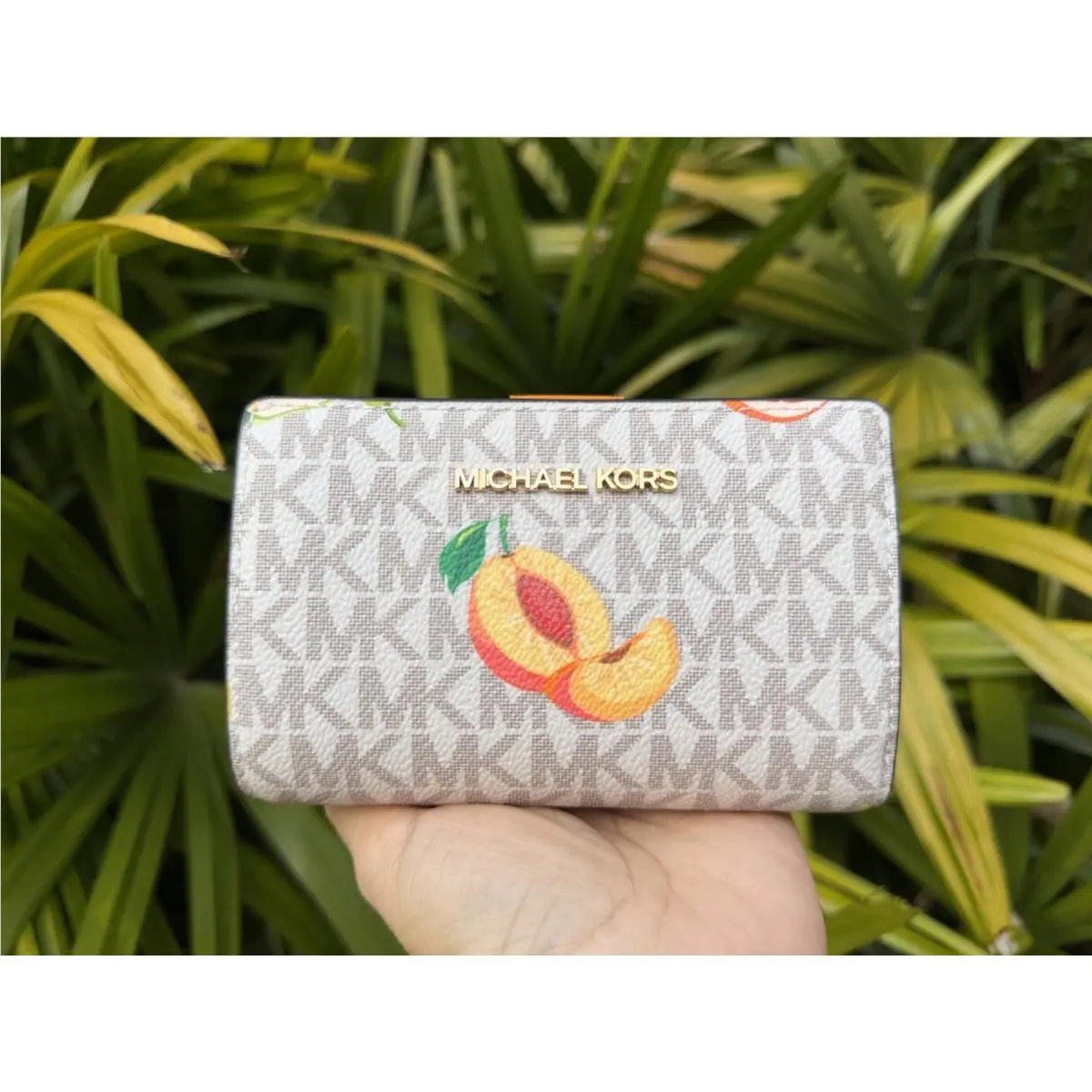 Michael Kors Jet Set Travel MD Bifold Coin Zipper Wallet MK Vanilla Multi Peach