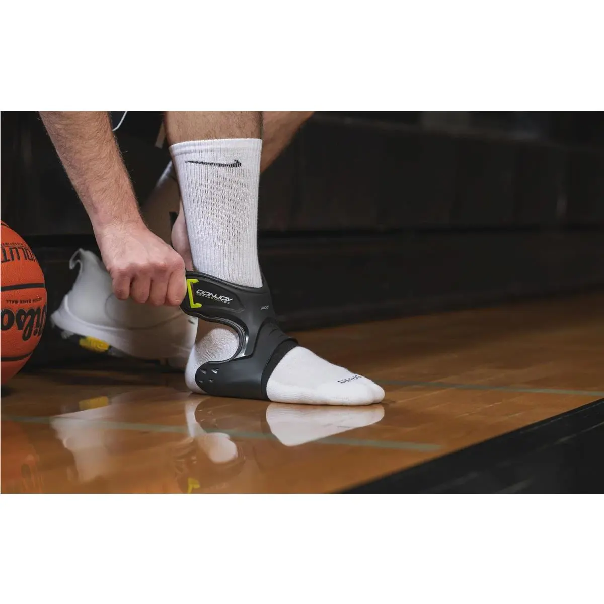 DonJoy  - black (UPC: 888912162548) 5