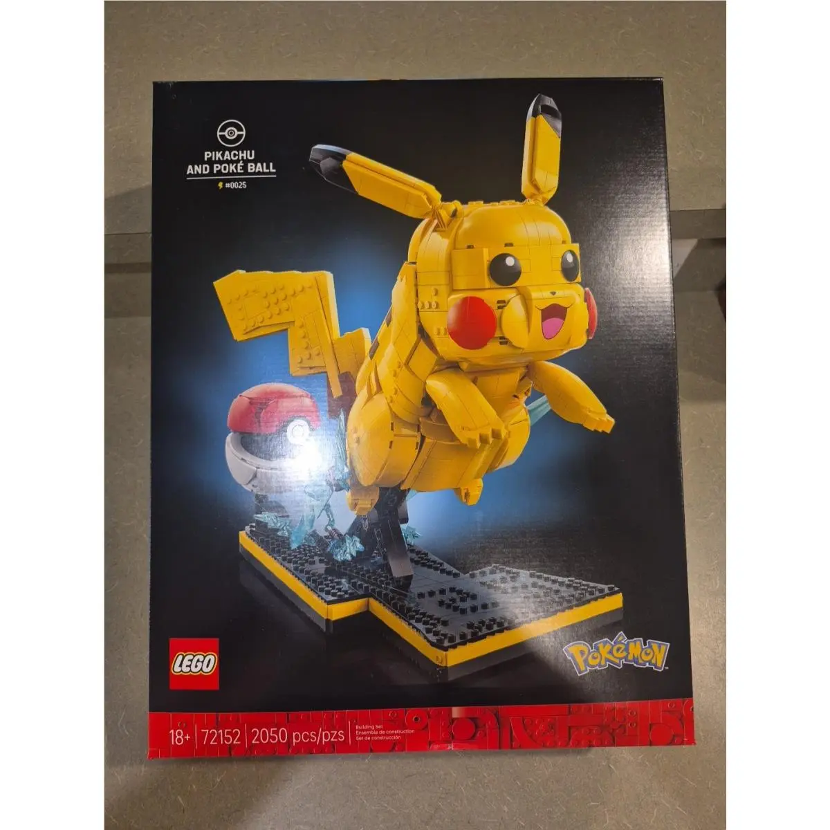 Lego Pokemon Pikachu and Poke Ball 2050 Pcs Set 72152 In Hand
