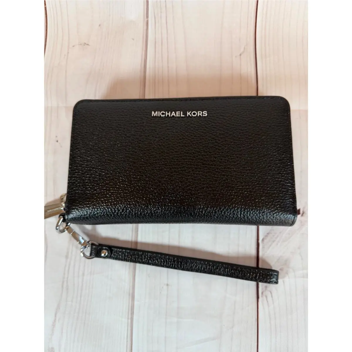 Michael Kors Jet Set Large Pebbled Leather Smartphone Wristlet Black