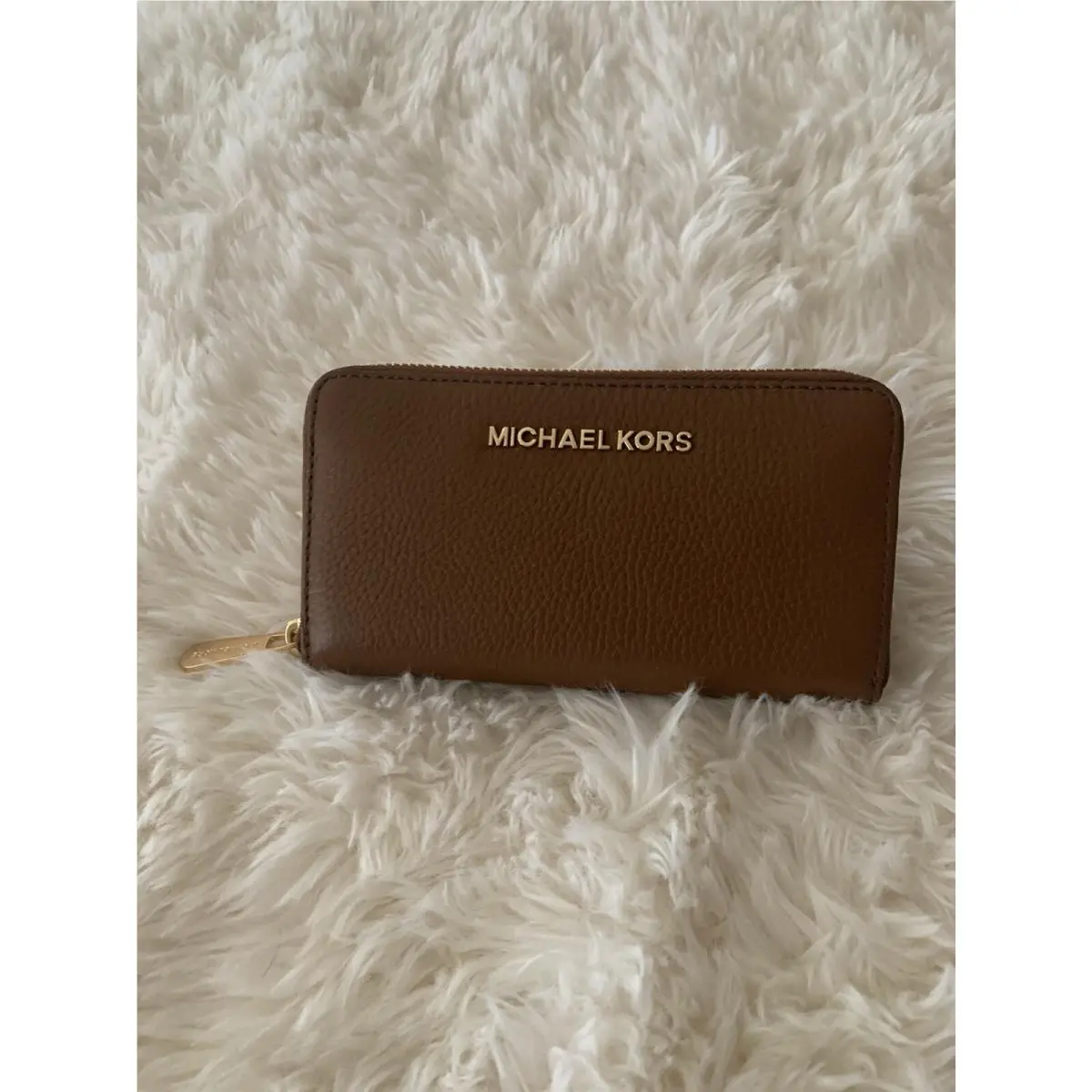 Michael Kors Jet Set Item Large Multifunction Leather Wallet - Luggage