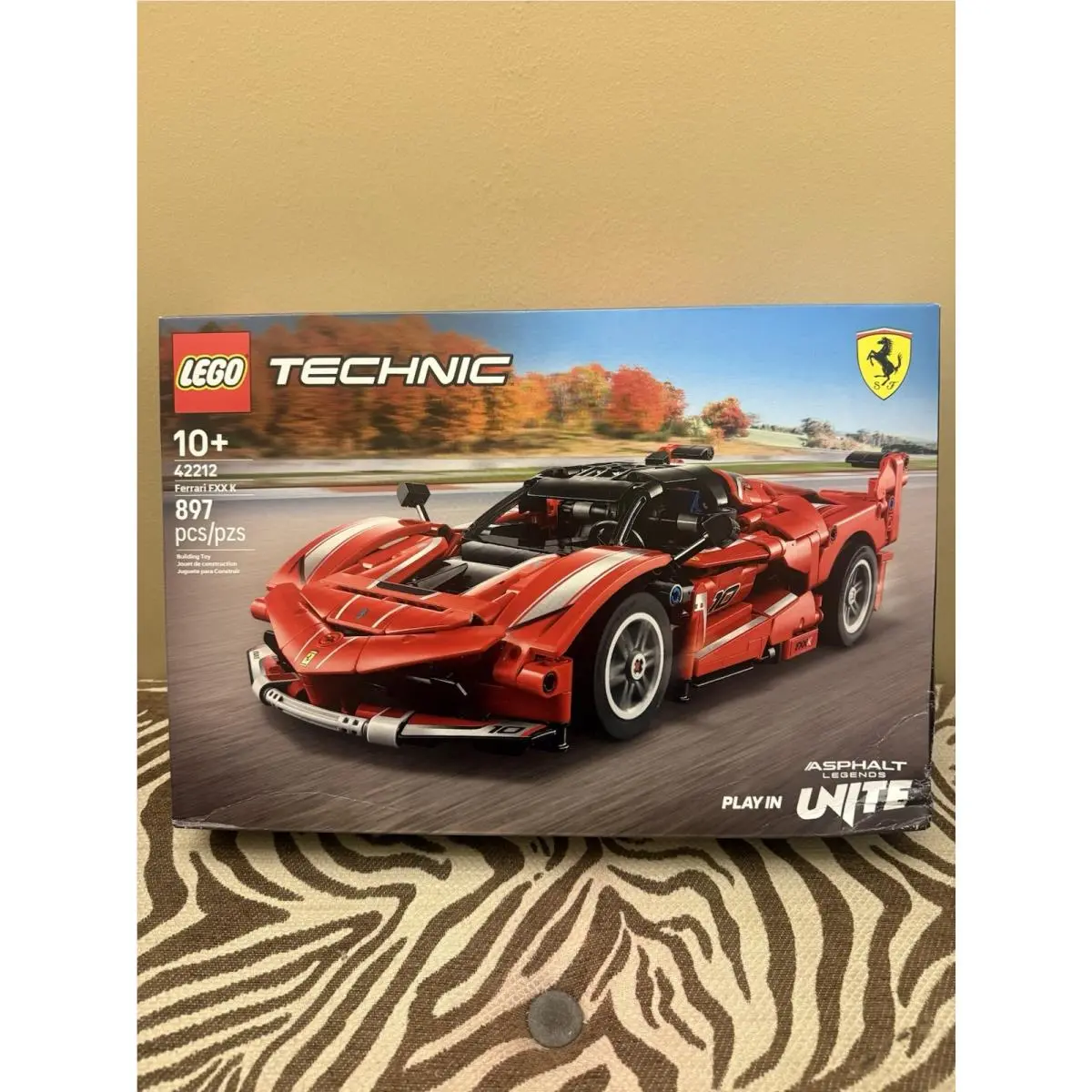 Lego Technic Ferrari Fxx K 42212 V12 Engine Model Race Car Set 897 Pcs