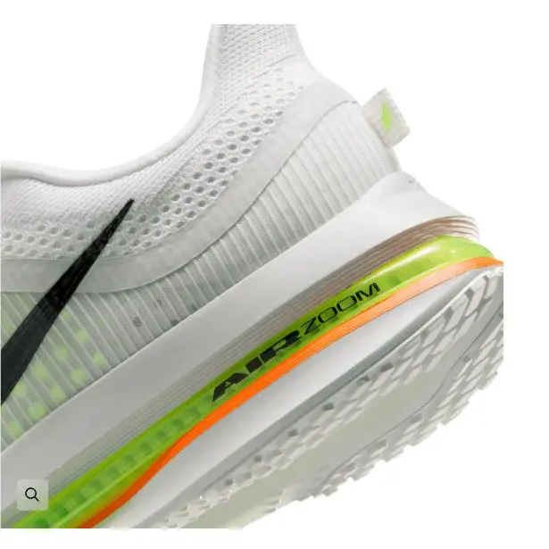 Nike shoes - White/Volt/Black 4