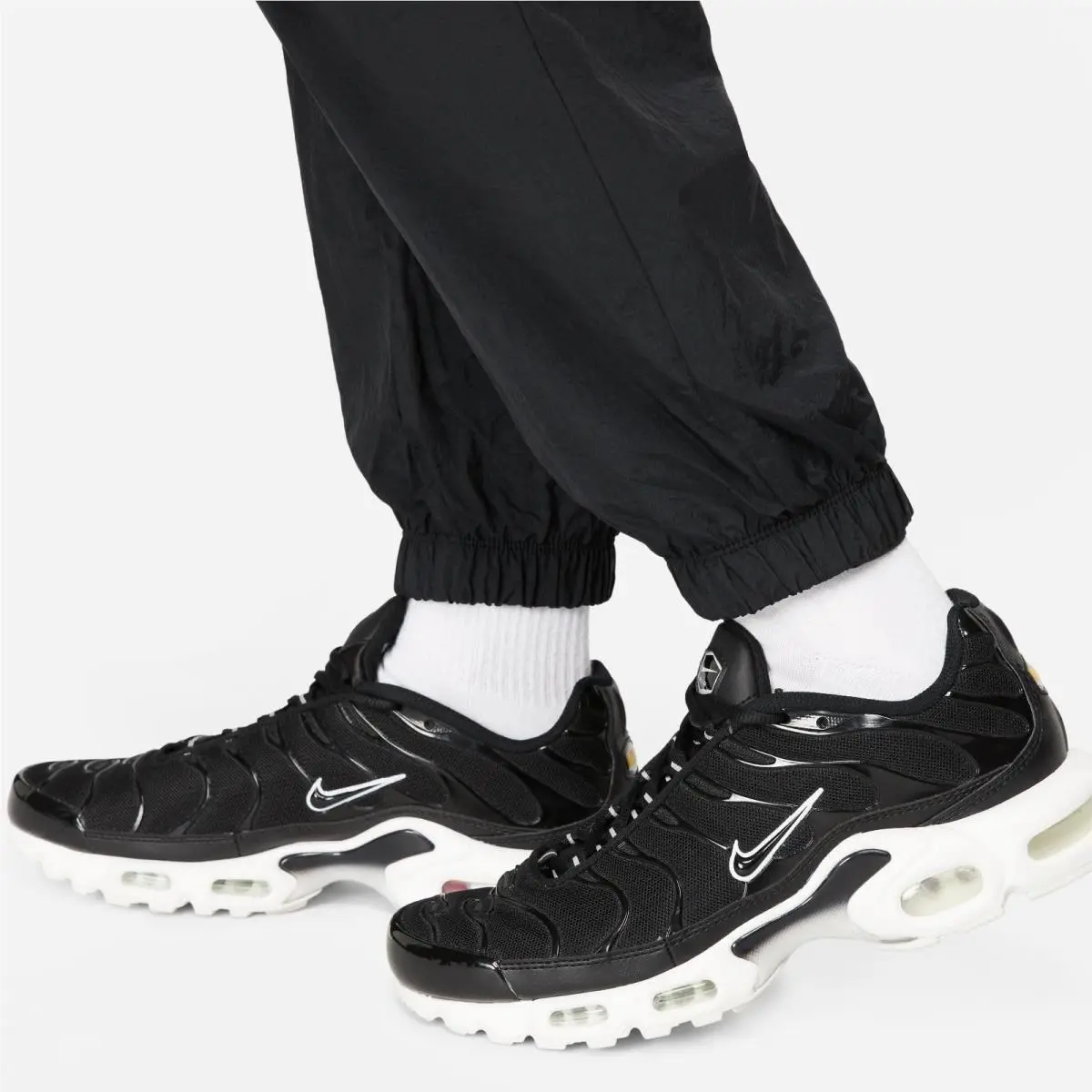 Nike clothing - DM6183-010 - DM6183-010 - Black/White (UPC: 195245620875) 3