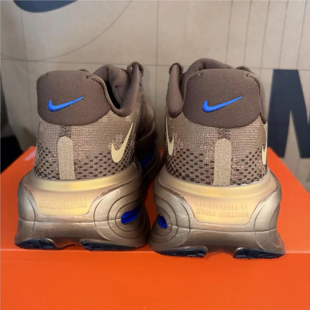 Nike shoes - Nike Vomero Premium - Vomero Premium - IQ0028-200 - Brown (UPC: 198729944054) 3