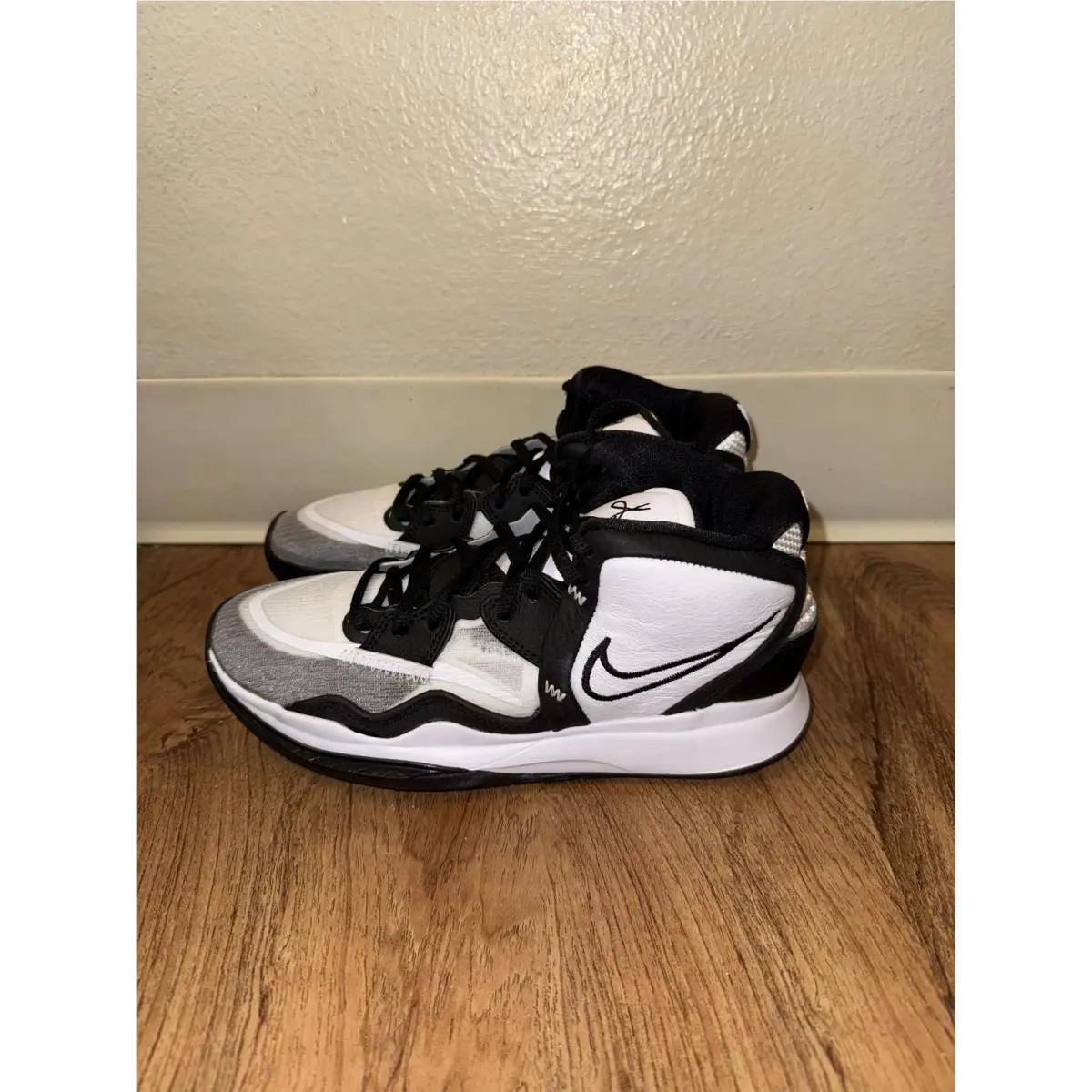 Nike shoes - White 1