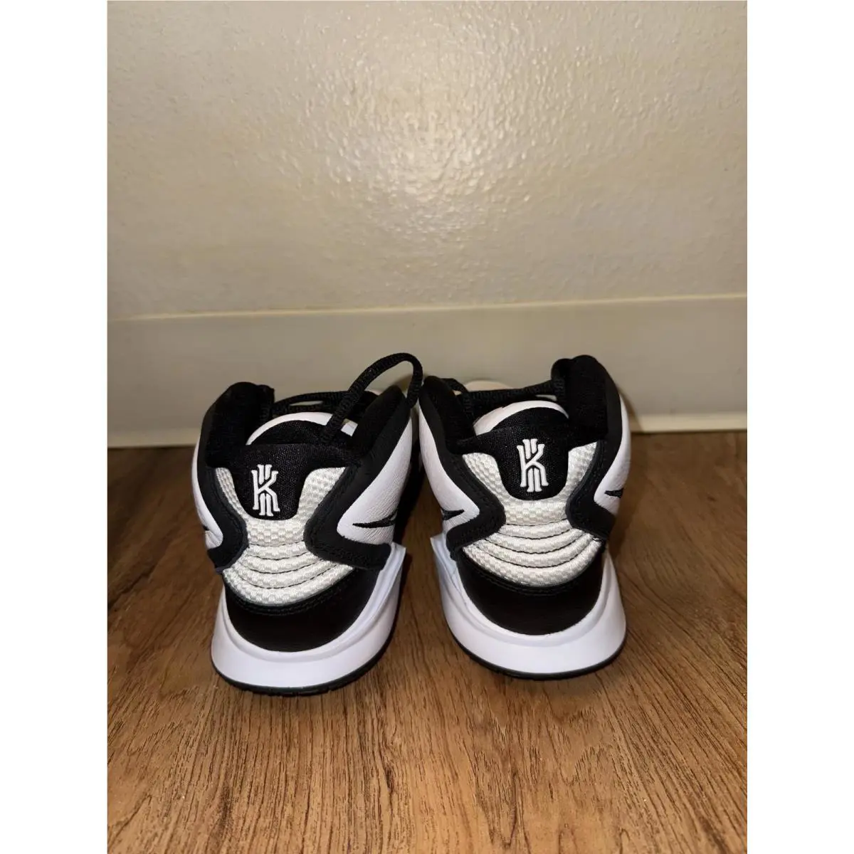 Nike shoes - White 2