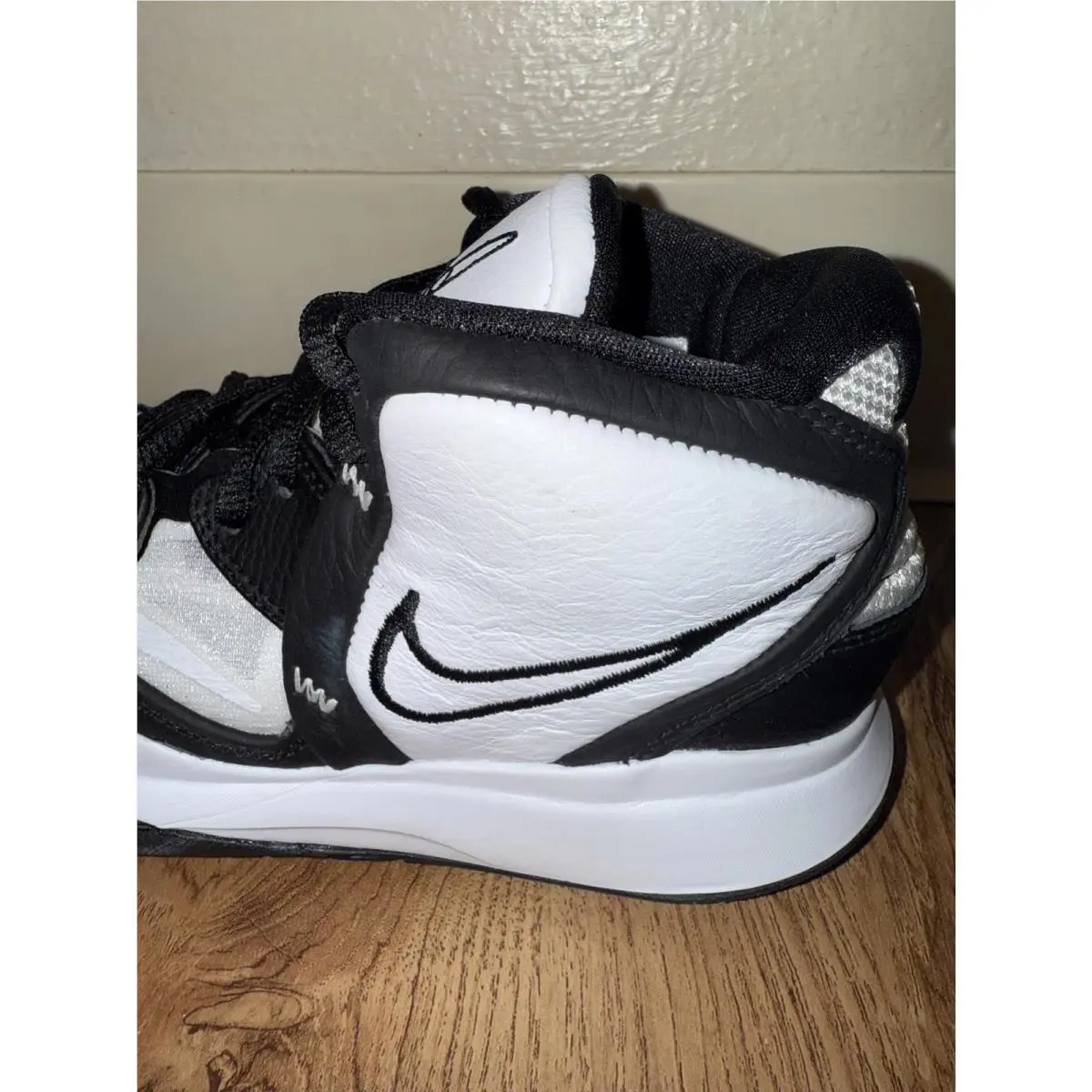 Nike shoes - White 4