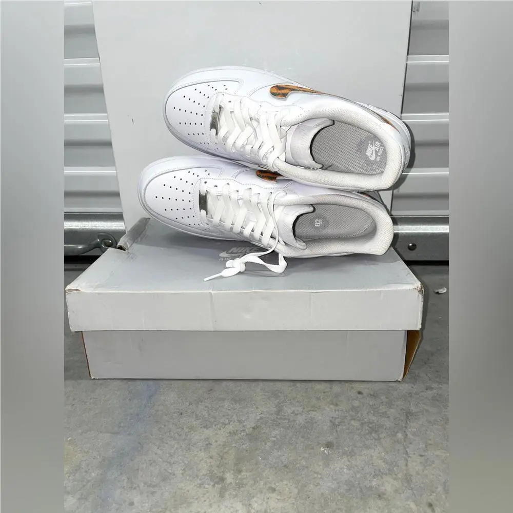 Nike shoes - White 4