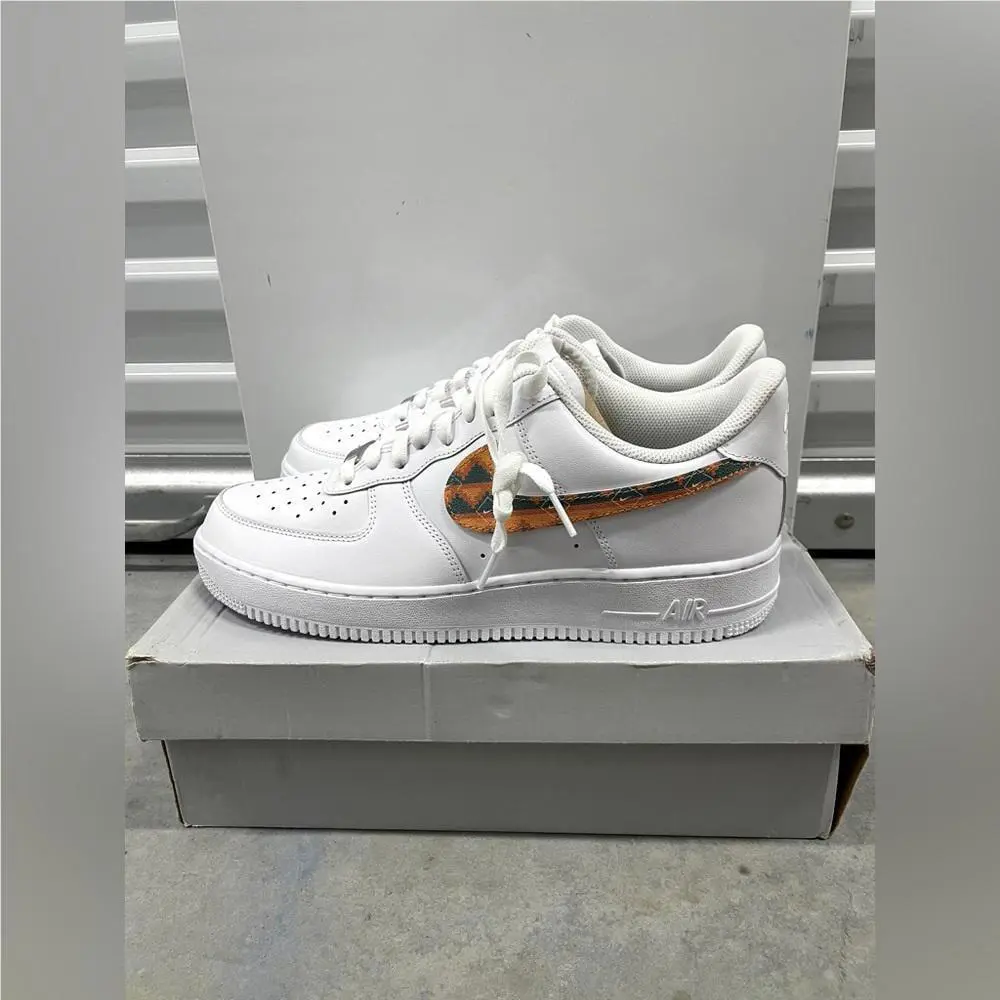 Nike shoes - White 1