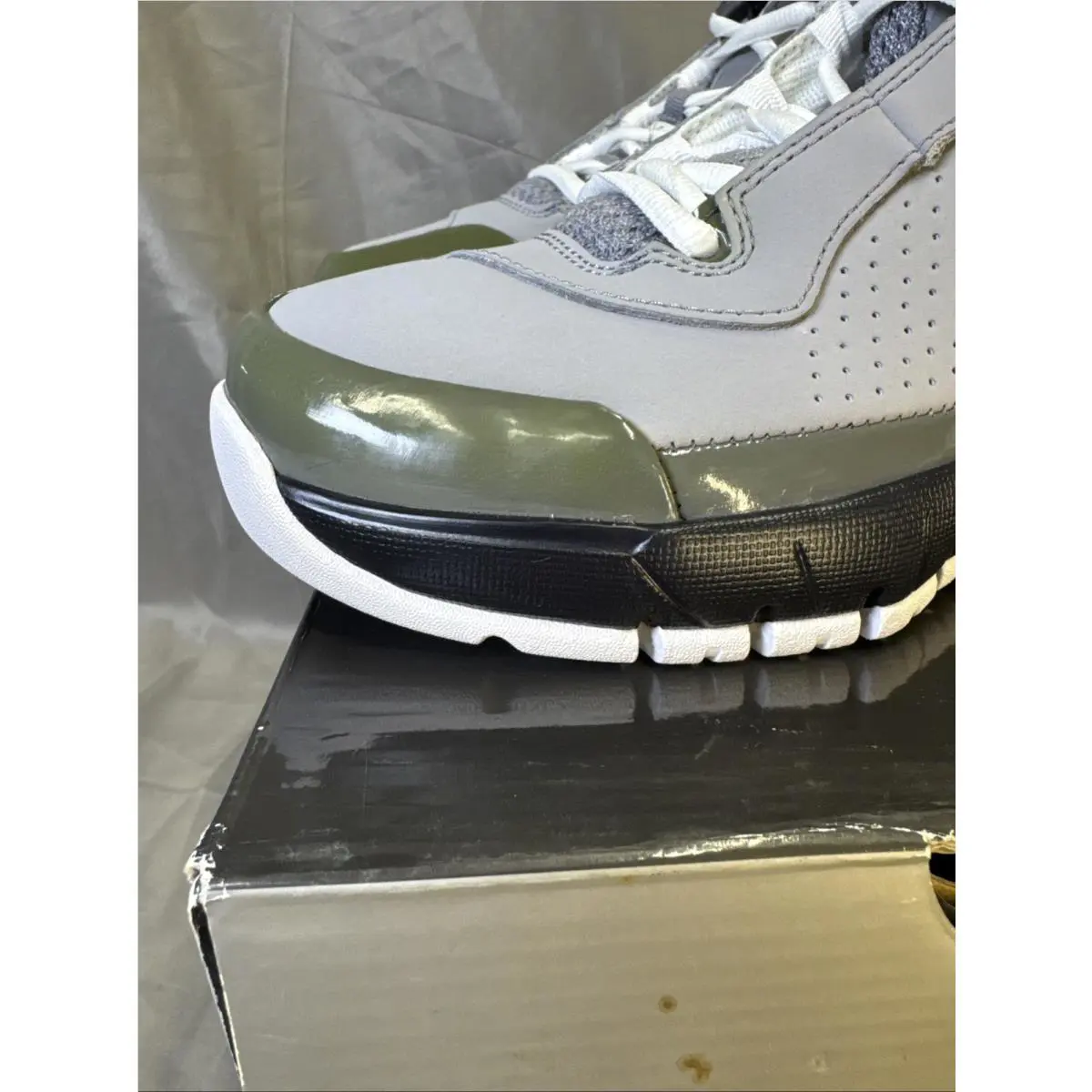 Nike shoes - Air Jordan Jeter - Air Jeter - 395253-002 - Gray (UPC: 00826218815645) 1