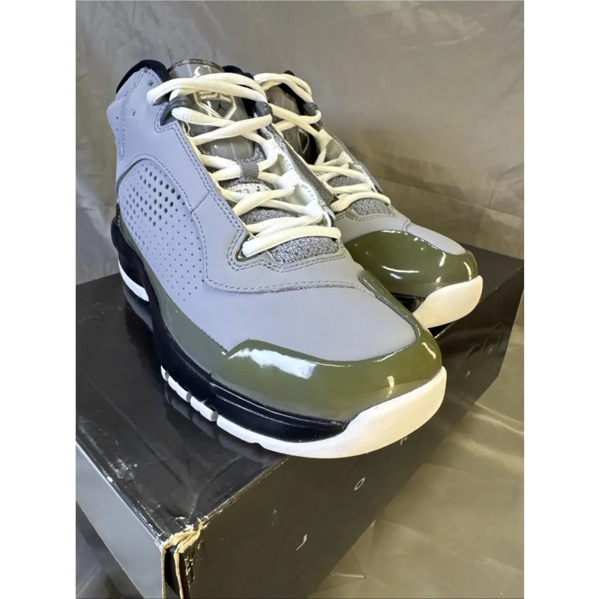 Nike shoes - Air Jordan Jeter - Air Jeter - 395253-002 - Gray (UPC: 00826218815645) 4